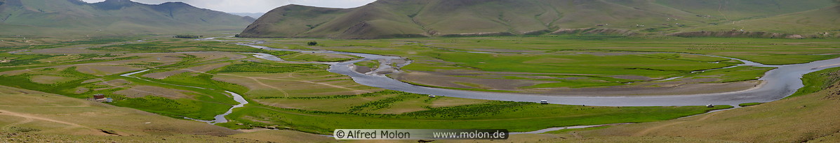 25 River valley near Kharkhorin
