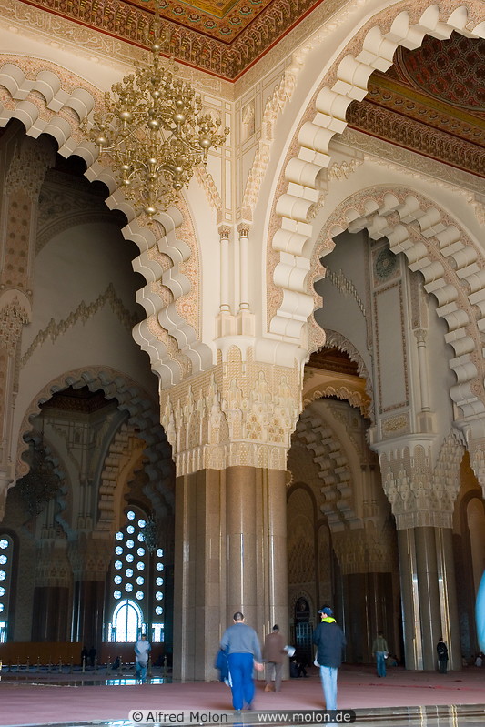 20 Mosque interior with ornamental pillars