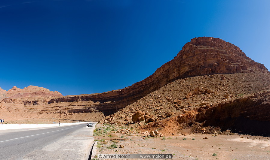 04 Road and red cliffs