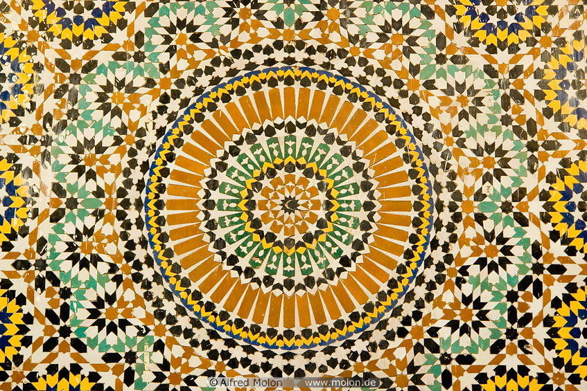 16 Fountain mosaic with Islamic patterns