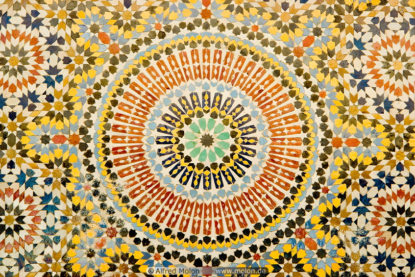 03 Fountain mosaic with Islamic patterns