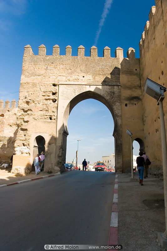 10 City walls and gate