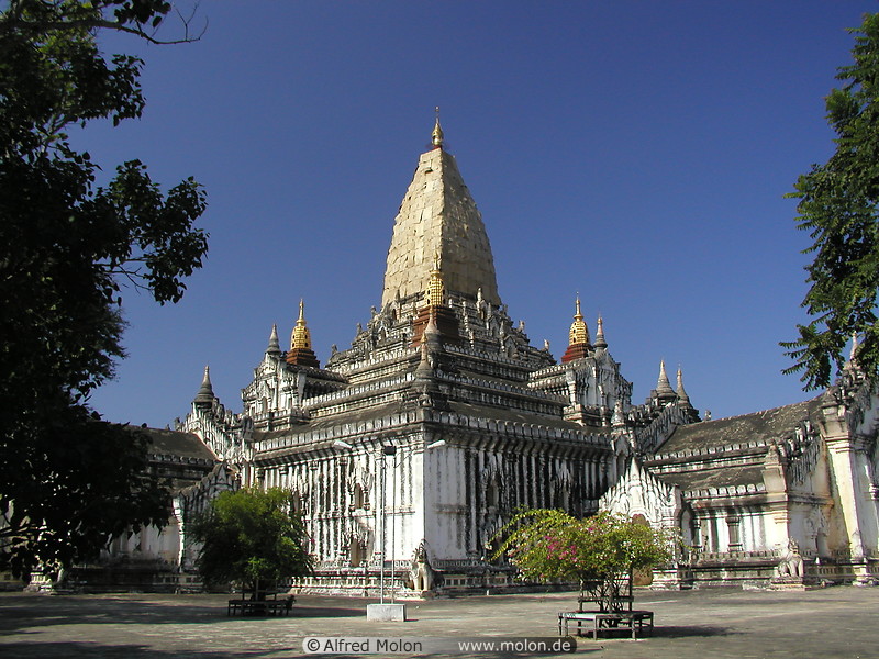 04 Ananda pagoda
