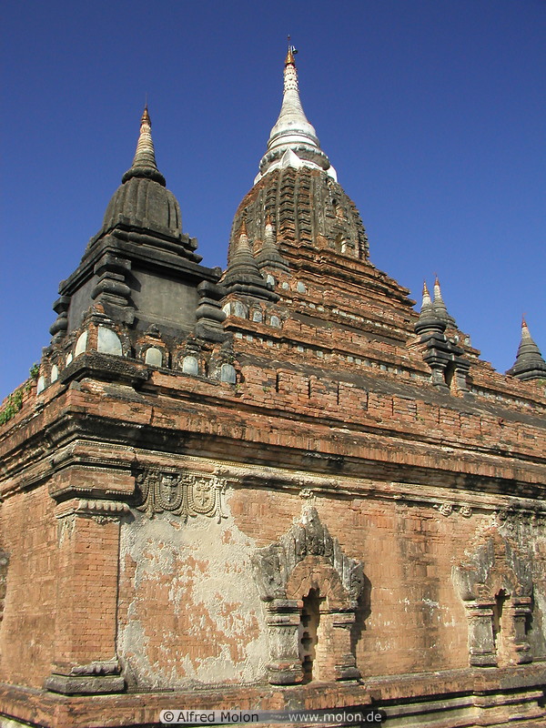 14 Nagayon pagoda