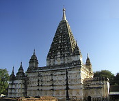 18 Maha Bodhi pagoda