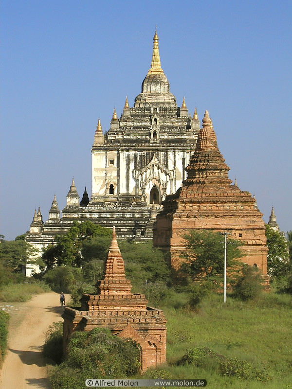 02 Thatbyinnyu pagoda