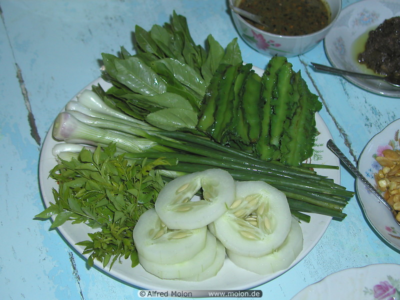 04 Burmese salad