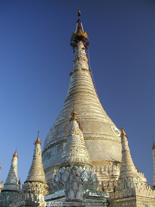 10 Htilaingshin pagoda