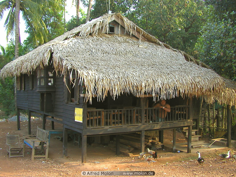 06 Village house