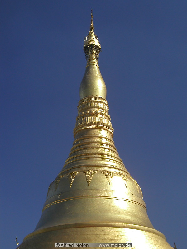 19 Shwedagon pagoda