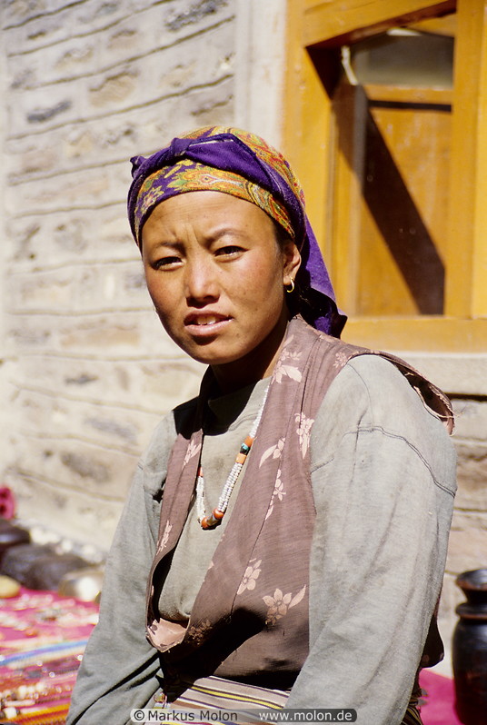 02 Young woman in Marpha