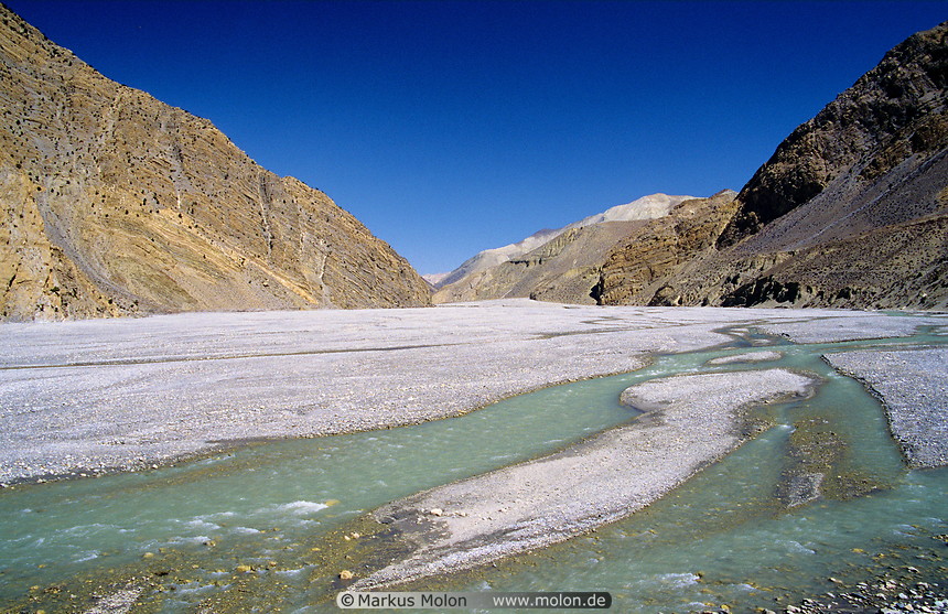 28 The Kali Gandaki river between Jomsom and Kagbeni