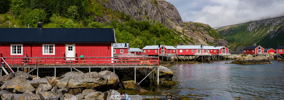28 Rorbu fishing huts in Nusfjord