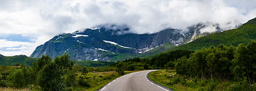 07 Road to Nusfjord