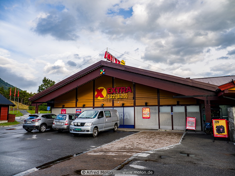 01 Extra supermarket in Skjak