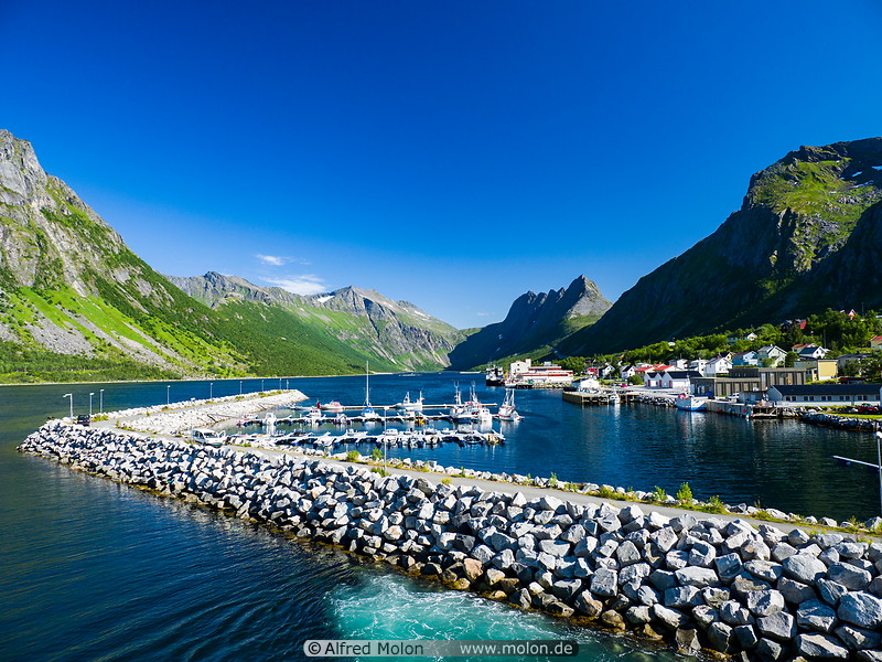12 Gryllefjord harbour