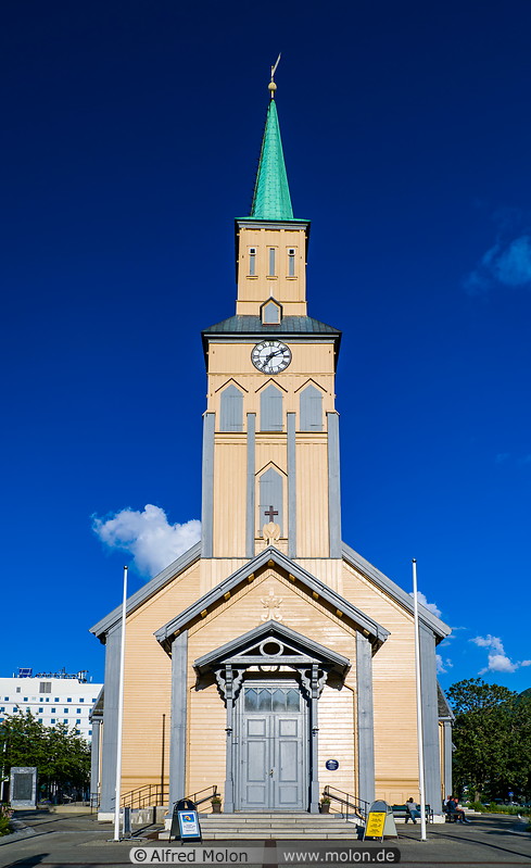 02 Tromsø cathedral