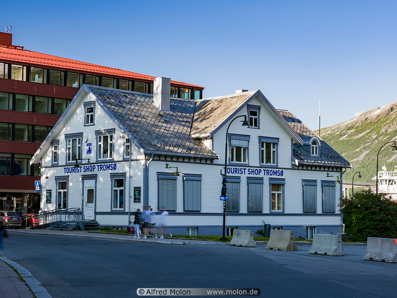 07 Tourist shop Tromso