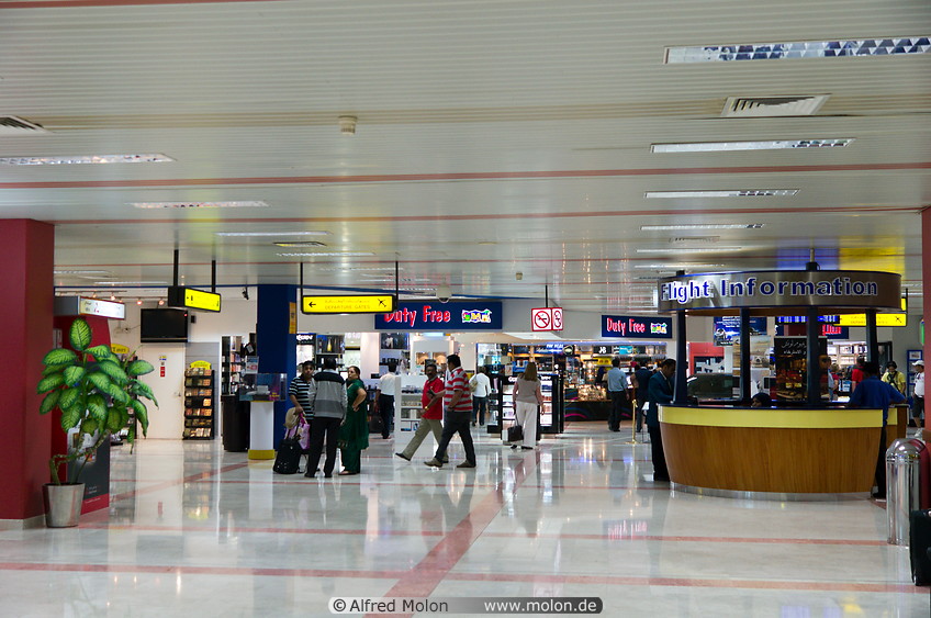 03 Duty free centre in Muscat airport