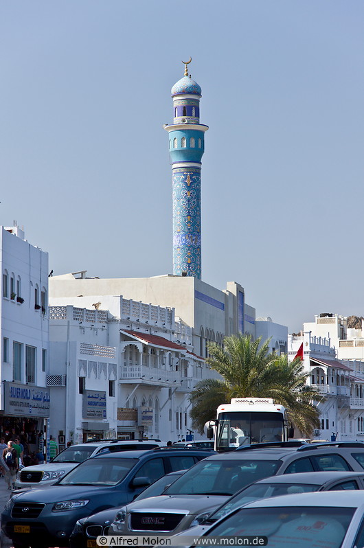 01 Muttrah mosque minaret