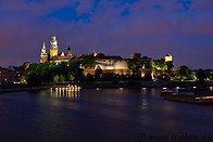 06 Wawel on Vistula river at night