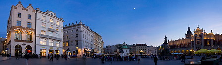 13 Panoramic view of the Main Square at dusk