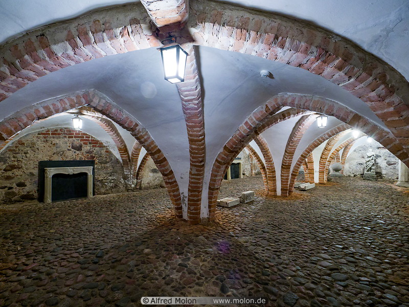 12 Vaulted cellar