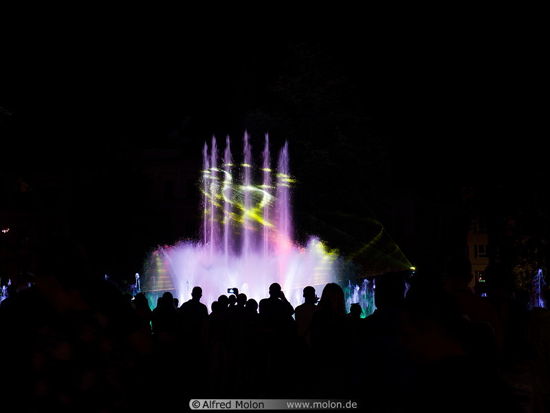 24 Light and fountain show