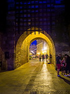 25 Krakowska gate at night