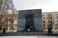 02 Warsaw ghetto uprising monument