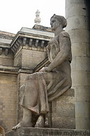 05 Statue
