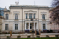 15 Building along Aleje Ujazdowskie