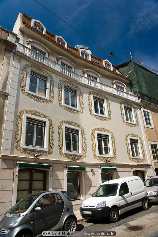19 Building facade decorated with azulejos