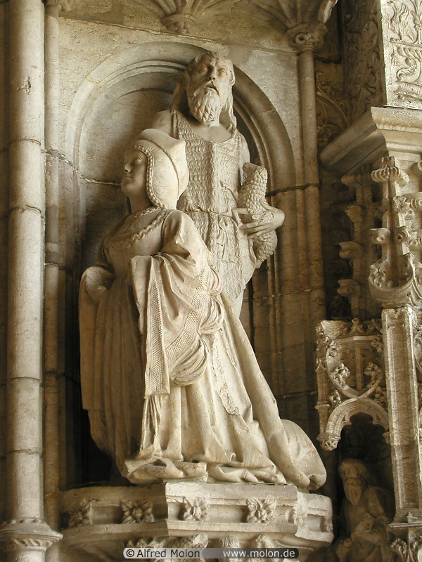 09 Statue in Monastery of the Hieronymites