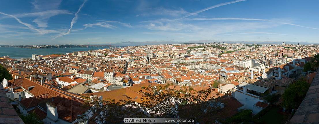 10 Panoramic view of central Lisbon