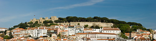 04 Panoramic view towards Alfama with Sao Jorge castle