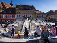 37 Fountain on Piata Sfatului