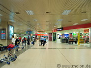 18 Airport hall