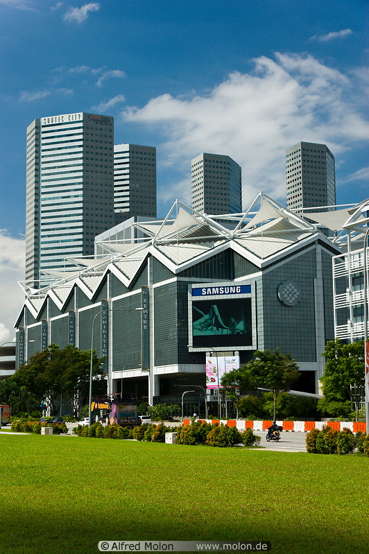 14 Singapore International Convention and Exhibition centre
