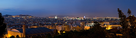 08 Barcelona skyline at night