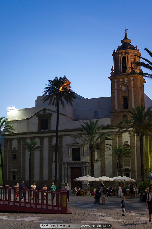 22 Santiago church at dusk