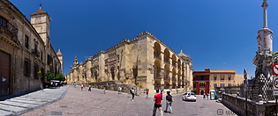 20 Southern view of the Mezquita