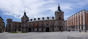 05 Plaza de la Villa with townhall