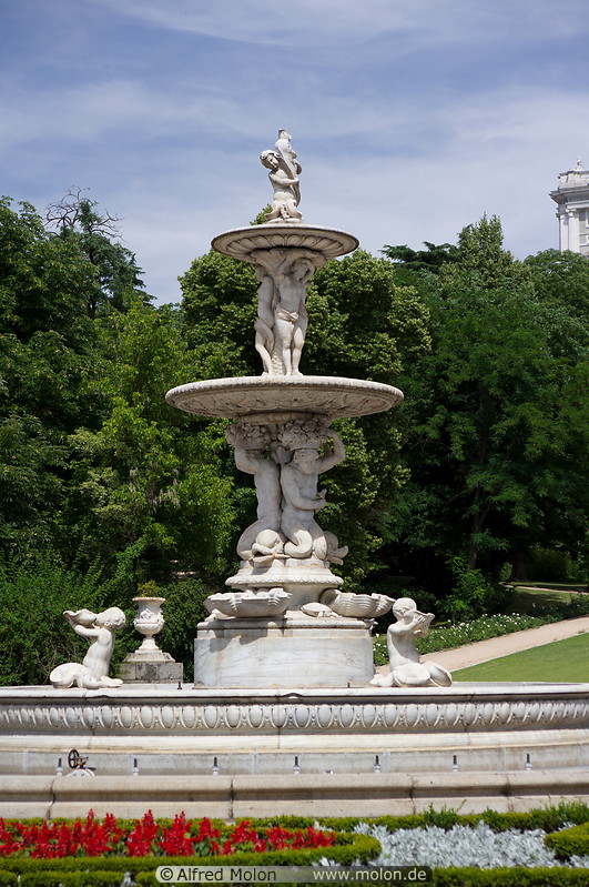 11 Fountain in Campo del Moro gardens