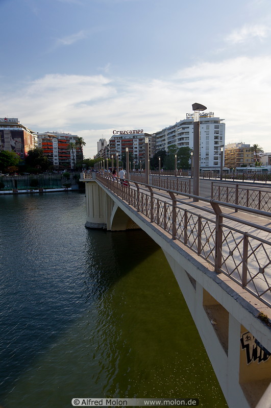 06 San Telmo bridge
