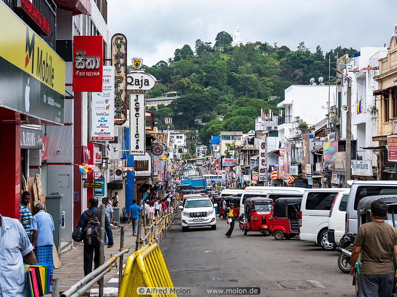 30 Shopping street in Kandy