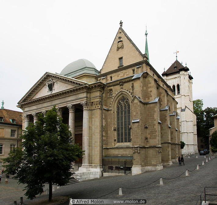 11 St Pierre cathedral