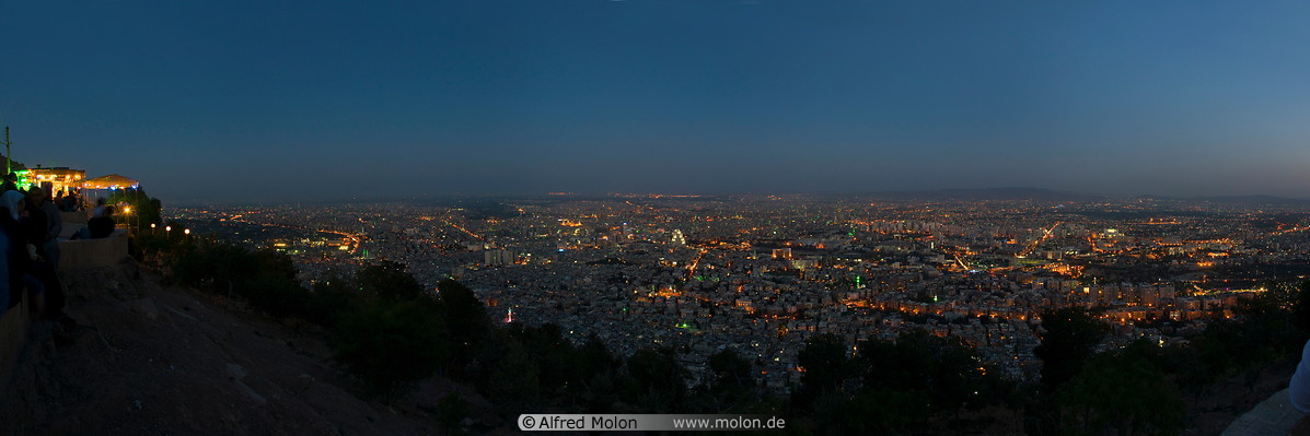 01 Panoramic view of Damascus at night