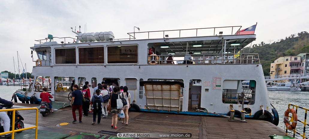 01 Ferry to Cijin island