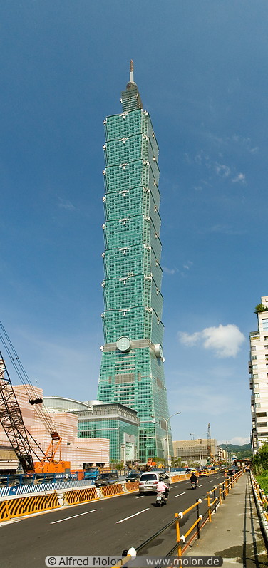 02 Skyscraper